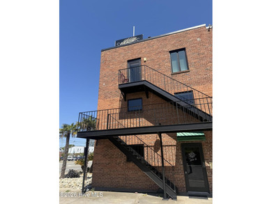 Impeccably maintained 3BR/2BA third-floor waterfront condo in