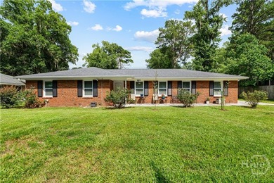 Welcome home to your own private retreat in unincorporated - photo 1