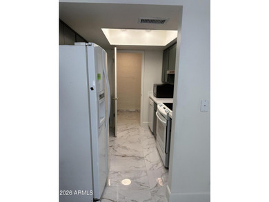 Stunning, completely remodeled in July 2026 Condo 2 Beds, 1.5 - photo 5