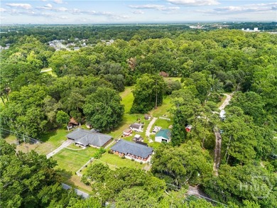 Welcome home to your own private retreat in unincorporated - photo 8