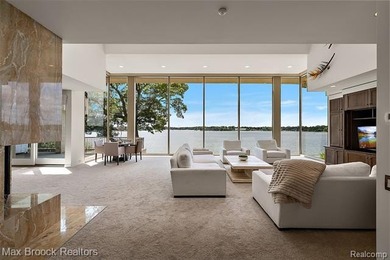 Experience breathtaking panoramic views of Pine Lake and - photo 4