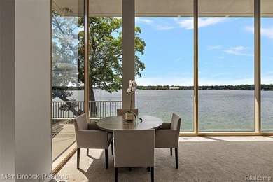 Experience breathtaking panoramic views of Pine Lake and - photo 6