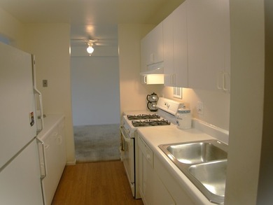 Look! Here's an opportunity to own this Mallard Cove 4th floor - photo 11
