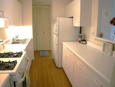 Look! Here's an opportunity to own this Mallard Cove 4th floor - photo 12
