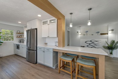 Welcome to your coastal escape in the highly sought-after - photo 6
