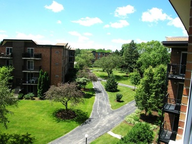 Look! Here's an opportunity to own this Mallard Cove 4th floor - photo 17