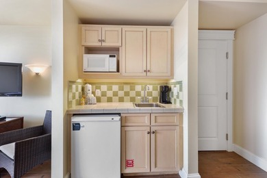 Perched on the 6th floor, this versatile condo features 2 - photo 23