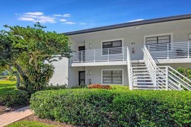 Lake Condo For Sale in Boynton Beach, Florida