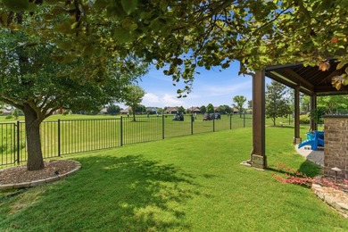 Welcome to this stunning Navarro model ideally situated on Hole - photo 6