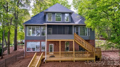 Experience exceptional Lake Norman waterfront living in this - photo 12