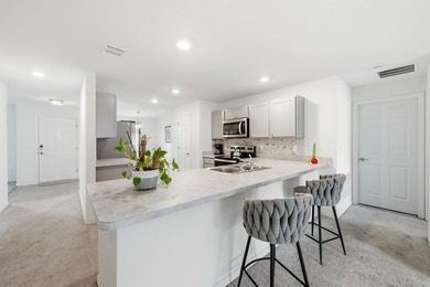 MOVE IN READY POOL HOME! BRING OFFERS! Why wait to build? Enjoy - photo 6