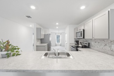 MOVE IN READY POOL HOME! BRING OFFERS! Why wait to build? Enjoy - photo 8