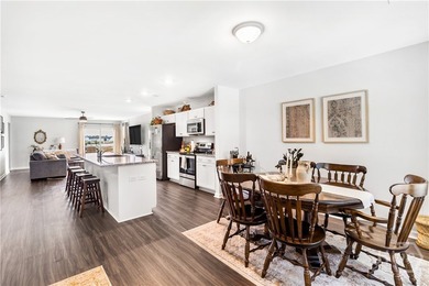 PRICE ADJUSTMENT! Welcome to this beautifully maintained - photo 5