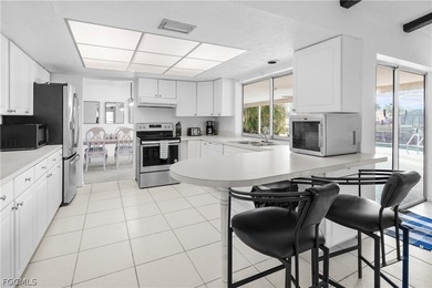 LOCATION, LOCATION, LOCATION! Large furnished Gulf Access pool - photo 22