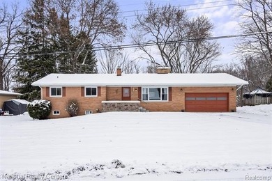 (private lake, pond, creek) Home For Sale in Waterford Michigan