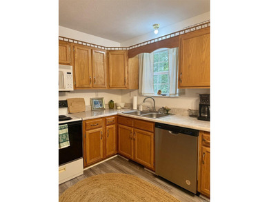 Looking for a lake getaway? This charming 3-bedroom, 1.5-bath - photo 11