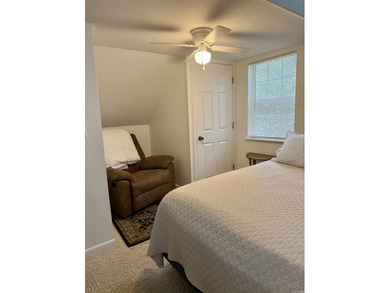 Looking for a lake getaway? This charming 3-bedroom, 1.5-bath - photo 32