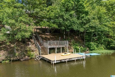 Experience luxury and comfort in this stunning waterfront home - photo 38
