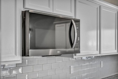 This one year-new single-level residence boasts 3 bedrooms and 2 - photo 17
