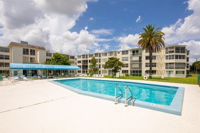 Beautifully renovated first-floor condo in a convenient North - photo 22