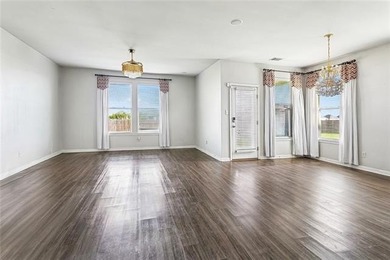 Welcome to this beautifully maintained 4 bedroom, 2 bathroom - photo 2