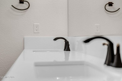 This one year-new single-level residence boasts 3 bedrooms and 2 - photo 44