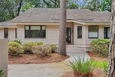 This end-unit townhome offers extra privacy and a practical - photo 3