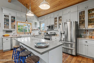 Welcome to this one-of-a-kind waterfront retreat where custom - photo 11