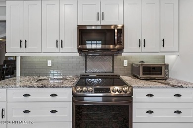 Welcome to your own private retreat! Set on a spacious 1.33-acre - photo 11