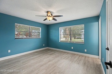Concrete block home with 3 bedrooms, 2 bathrooms, 2 car garage - photo 13
