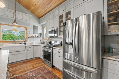Welcome to this one-of-a-kind waterfront retreat where custom - photo 15