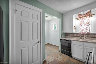 Welcome home to this charming and beautifully updated three - photo 16