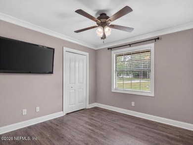 Welcome to your own private retreat! Set on a spacious 1.33-acre - photo 18