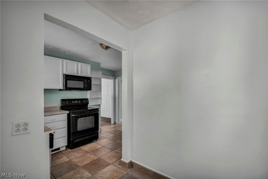 Welcome home to this charming and beautifully updated three - photo 18