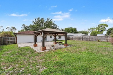 Concrete block home with 3 bedrooms, 2 bathrooms, 2 car garage - photo 21