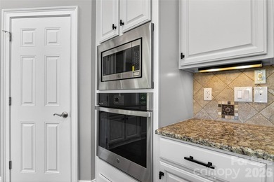 REFINED WATERFRONT LIVING AT IT'S BEST! Meticulously renovated - photo 23