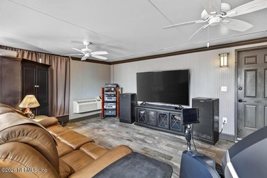 Welcome to your own private retreat! Set on a spacious 1.33-acre - photo 27