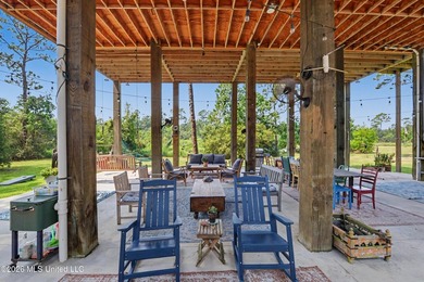 Welcome to this one-of-a-kind waterfront retreat where custom - photo 32