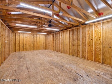 Welcome to your own private retreat! Set on a spacious 1.33-acre - photo 42