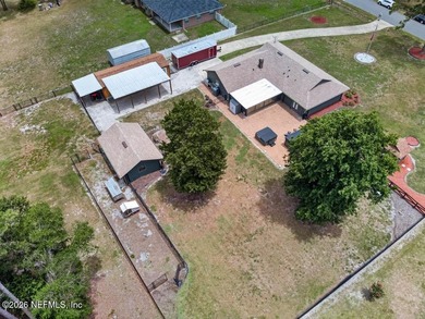 Welcome to your own private retreat! Set on a spacious 1.33-acre - photo 46