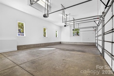 REFINED WATERFRONT LIVING AT IT'S BEST! Meticulously renovated - photo 47