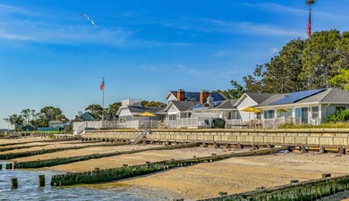 (private lake, pond, creek) Home For Sale in East Marion New York