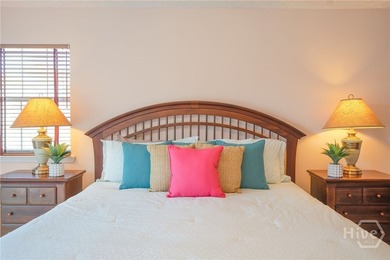 Spacious 4BR/3BA 2218sqft Raised Beach House on the North End of - photo 14