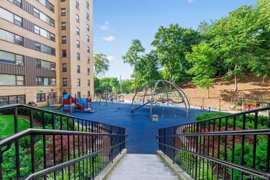 Welcome to 6 Fordham Hill Oval, Unit 12H, a move-in ready - photo 17