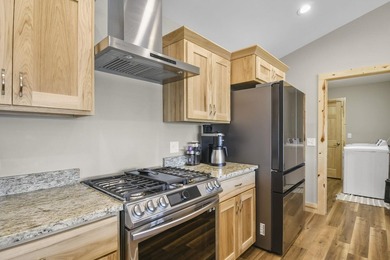 This one truly checks all the boxes! Newer construction, move-in - photo 11