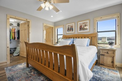 This one truly checks all the boxes! Newer construction, move-in - photo 15