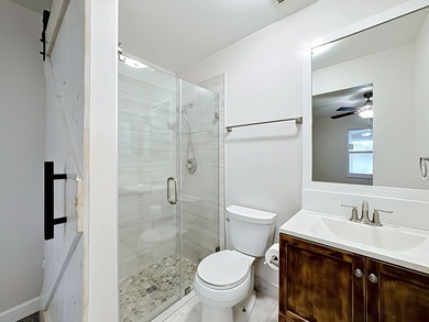 Beautifully remodeled 3BR/2BA home in sought-after Indian River - photo 18