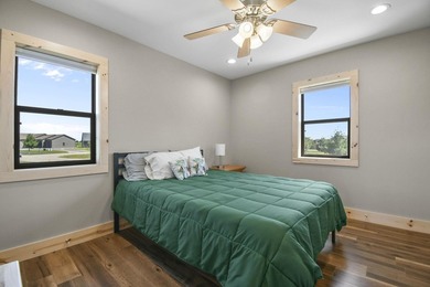 This one truly checks all the boxes! Newer construction, move-in - photo 18