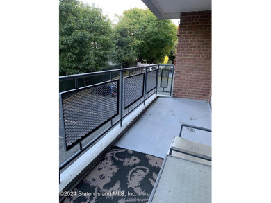 WELCOME TO THIS EXCEPTIONAL AND RARE FIND OF A 3 BEDROOM, 2 BATH - photo 23
