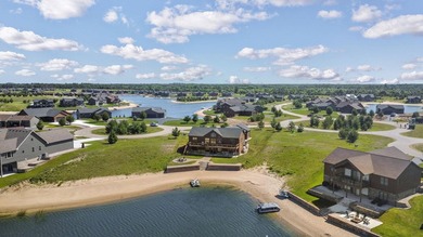 This one truly checks all the boxes! Newer construction, move-in - photo 30